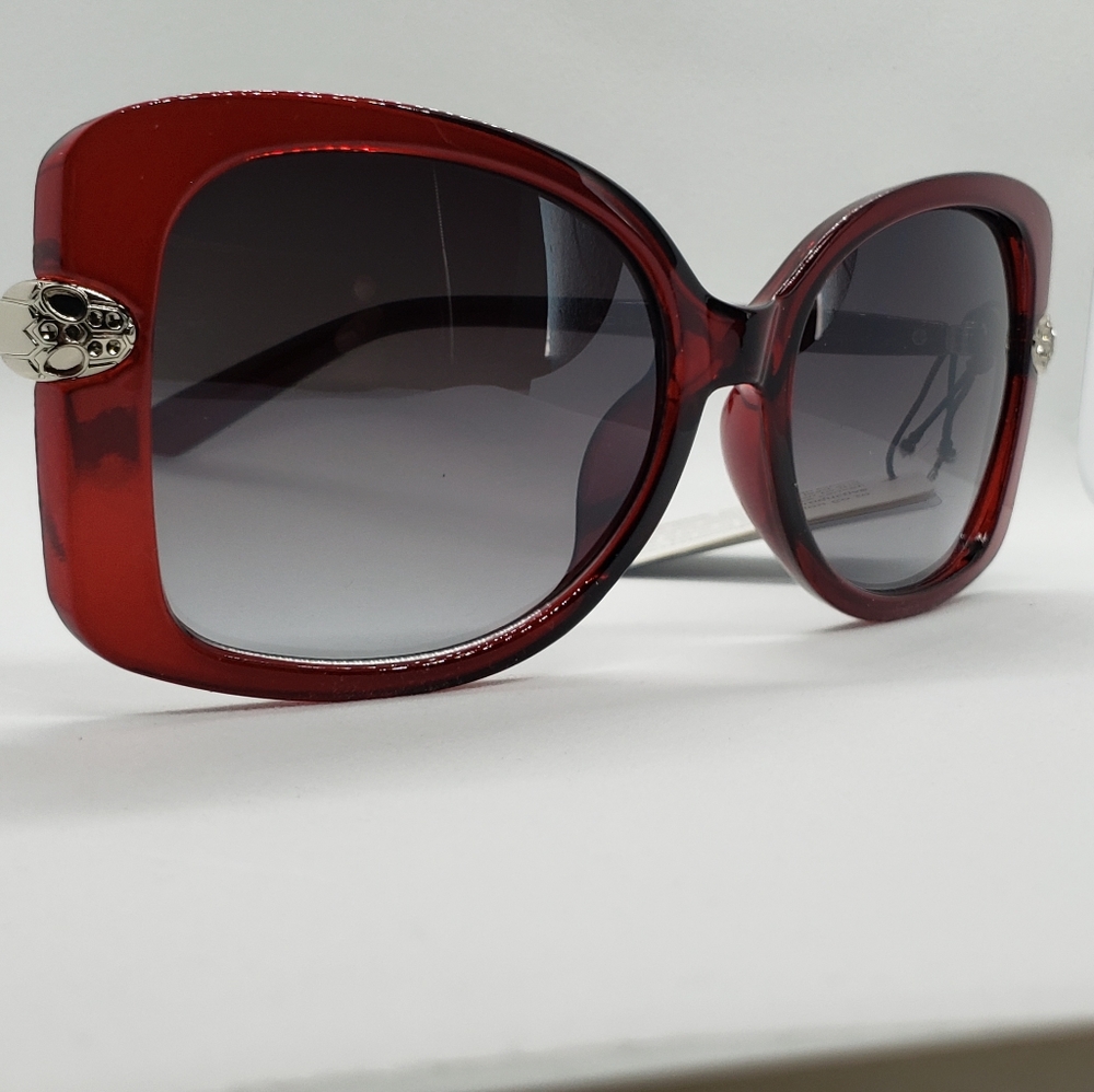 Set of 2 Butterfly Accent Temple Sunglasses - Picture 6 of 6